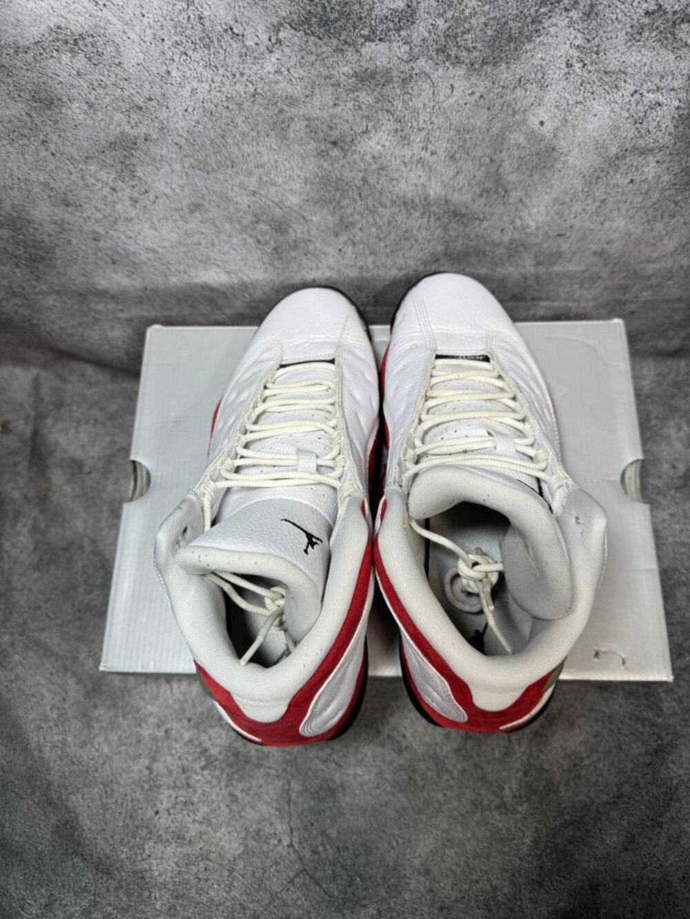 Size 11 | Jordan 13 Chicago With Box | Pre-Owned - Picture 6 of 9